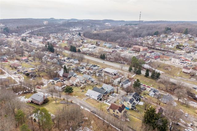 17 Hickory St, Burgettstown Boro, PA 15021