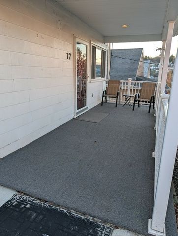 17 Hickory St, Burgettstown Boro, PA 15021