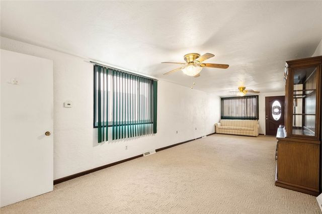 17 Hickory St, Burgettstown Boro, PA 15021