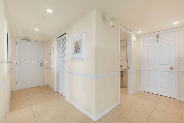 3200 Port Royale Dr N 806, Fort Lauderdale, FL 33308