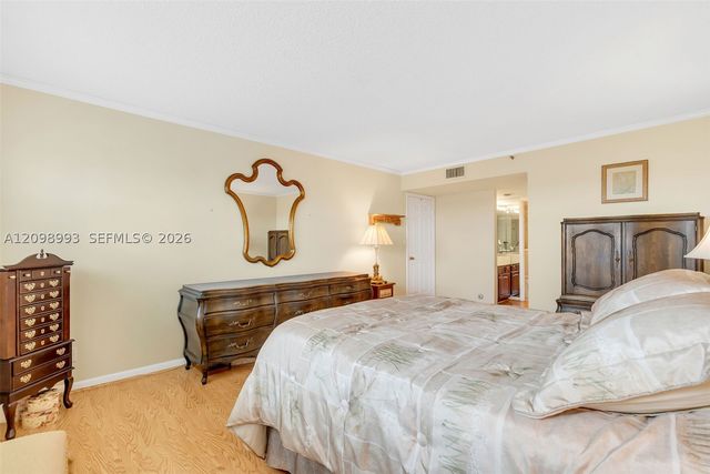3200 Port Royale Dr N 806, Fort Lauderdale, FL 33308