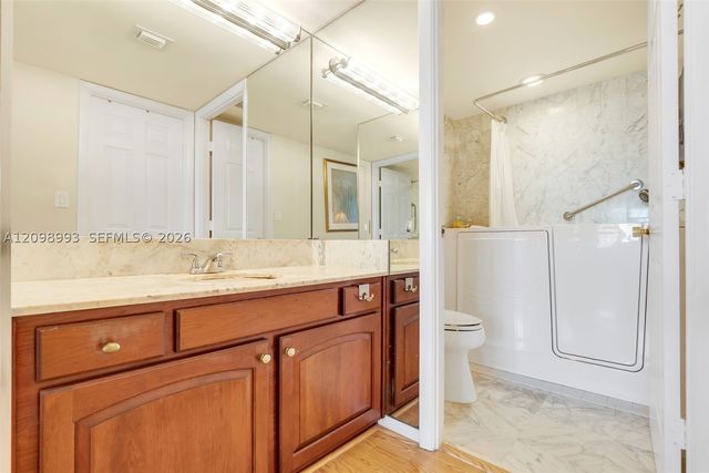 3200 Port Royale Dr N 806, Fort Lauderdale, FL 33308