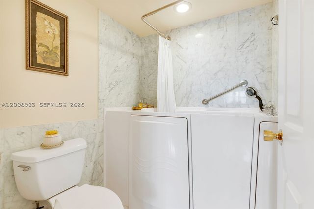 3200 Port Royale Dr N 806, Fort Lauderdale, FL 33308