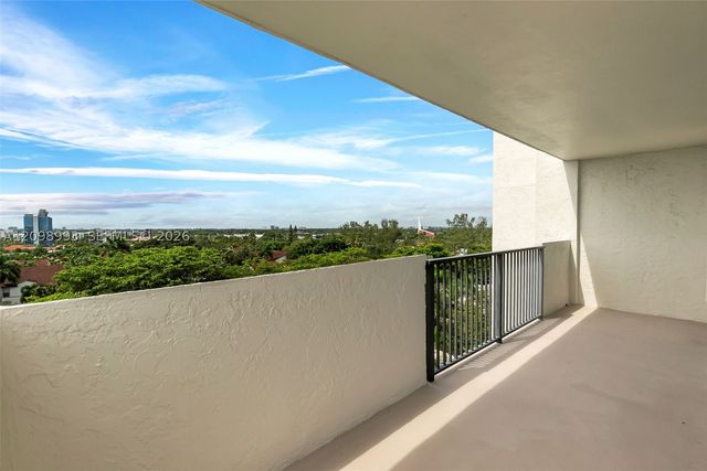 3200 Port Royale Dr N 806, Fort Lauderdale, FL 33308