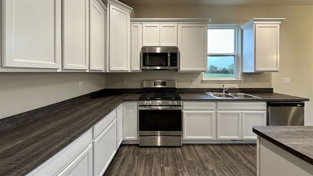 3134 Apple Blossom Way, Monroe, MI 48161