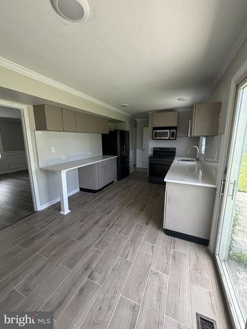 41 MESSENGER LN, Willingboro, NJ 08046
