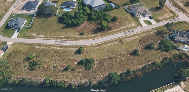 203 SW 9th PL, Cape Coral, FL 33991