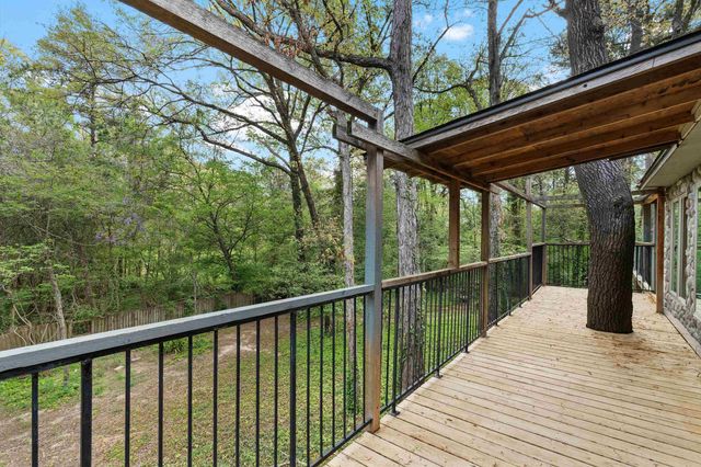 507 Woodway Lane, Longview, TX 75605