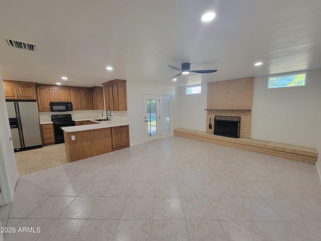 6250 E GELDING Drive, Scottsdale, AZ 85254