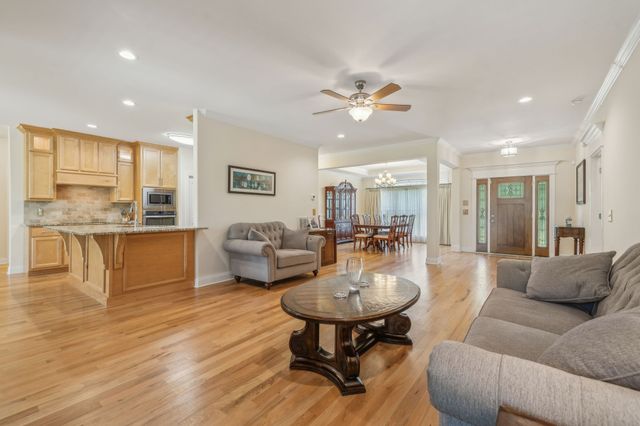 4135 Smotherman Ln, Hermitage, TN 37076