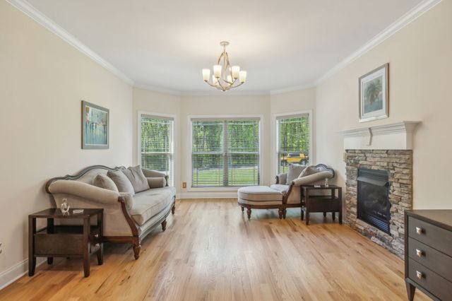 4135 Smotherman Ln, Hermitage, TN 37076