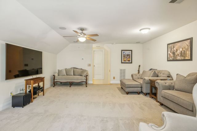 4135 Smotherman Ln, Hermitage, TN 37076