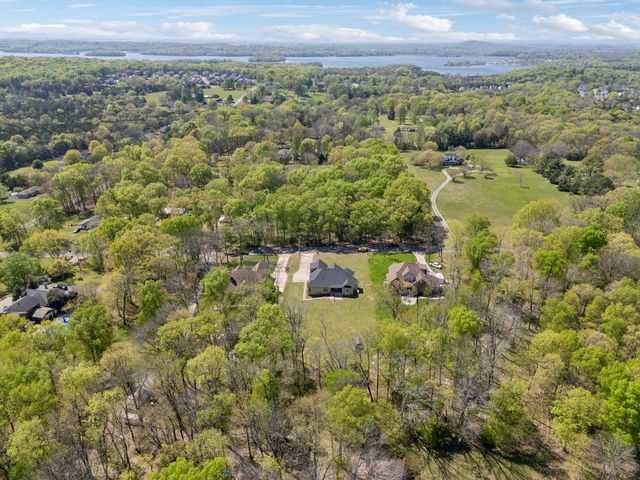 4135 Smotherman Ln, Hermitage, TN 37076