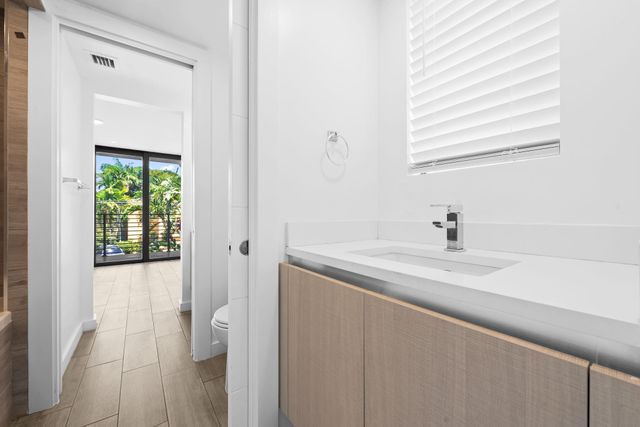 722 NE 15th Ave 2, Fort Lauderdale, FL 33304