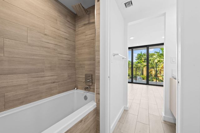 722 NE 15th Ave 2, Fort Lauderdale, FL 33304