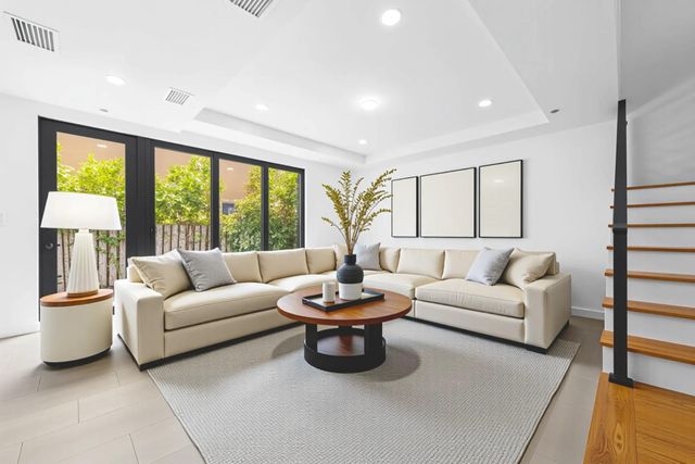 722 NE 15th Ave 2, Fort Lauderdale, FL 33304