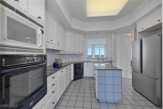 7515 Pelican Bay BLVD 22C, Naples, FL 34108
