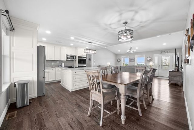1385 Valley Home Rd, Dandridge, TN 37725
