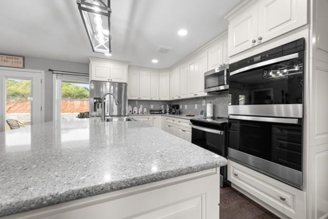 1385 Valley Home Rd, Dandridge, TN 37725