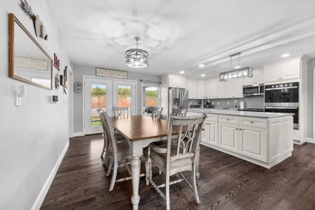 1385 Valley Home Rd, Dandridge, TN 37725