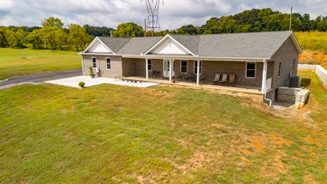1385 Valley Home Rd, Dandridge, TN 37725
