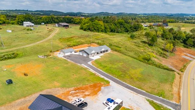 1385 Valley Home Rd, Dandridge, TN 37725