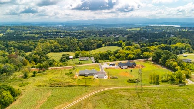 1385 Valley Home Rd, Dandridge, TN 37725