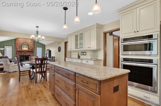 4409 Deacon Court, Troy, MI 48098