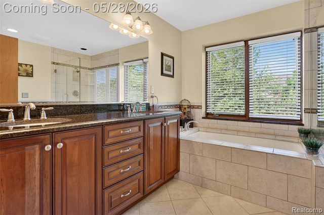 4409 Deacon Court, Troy, MI 48098