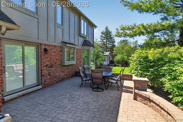 4409 Deacon Court, Troy, MI 48098