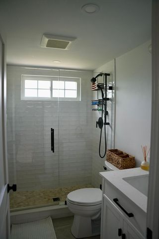 86 Abigail Adams Cir, Weymouth, MA 02191