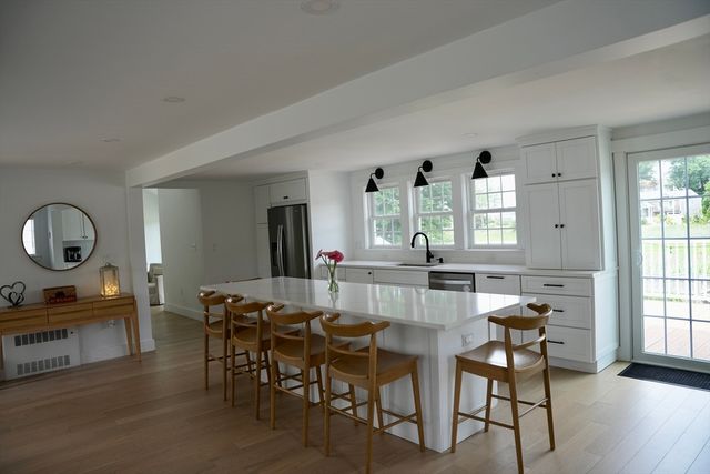 86 Abigail Adams Cir, Weymouth, MA 02191