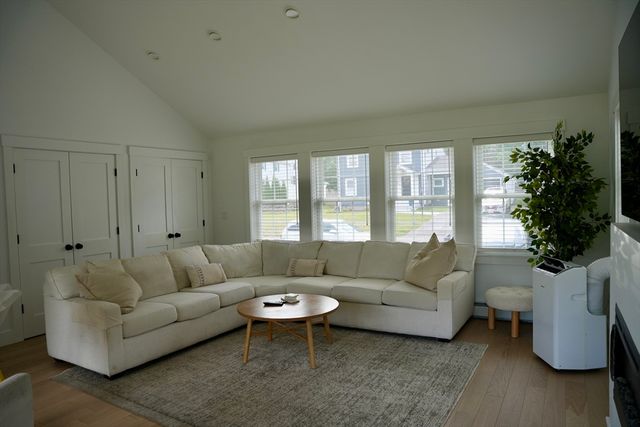 86 Abigail Adams Cir, Weymouth, MA 02191