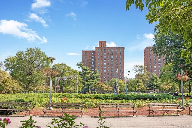 1560 Metropolitan Avenue 5B, Bronx, NY 10462