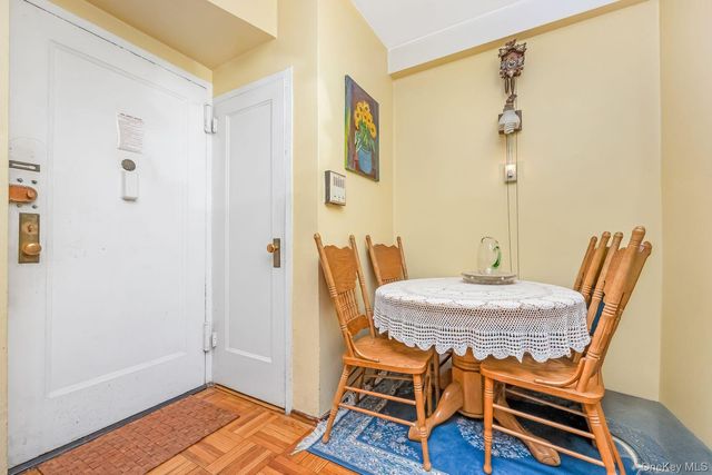 1560 Metropolitan Avenue 5B, Bronx, NY 10462