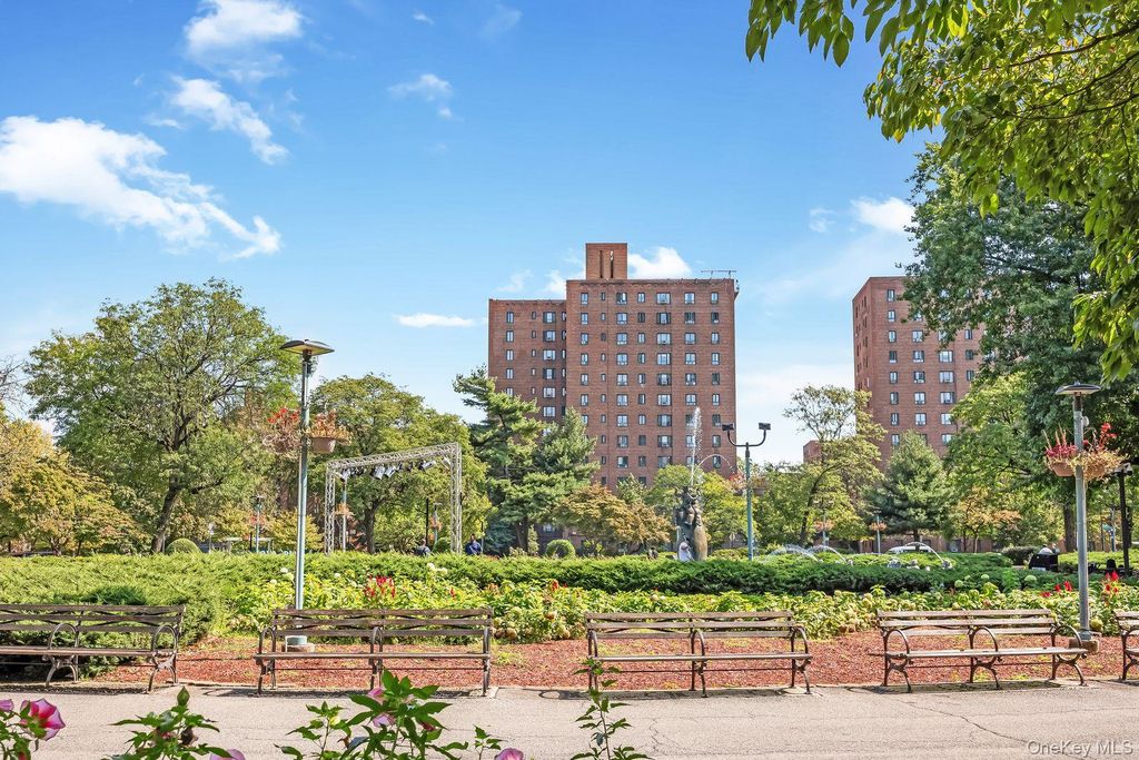 1560 Metropolitan Avenue 5B, Bronx, NY 10462 — photo 3