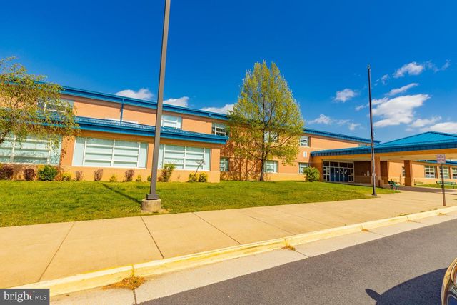 7716 EFFINGHAM SQ, Alexandria, VA 22315