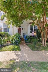 7716 EFFINGHAM SQ, Alexandria, VA 22315