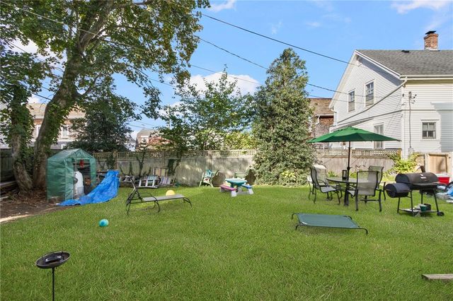 11 Carey Street, Newport, RI 02840