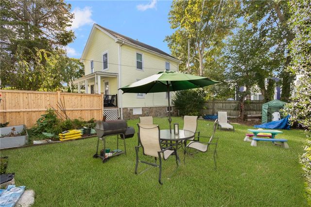 11 Carey Street, Newport, RI 02840