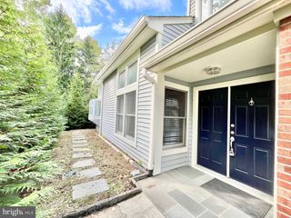 17 STONEBRIDGE LN, Princeton, NJ 08540
