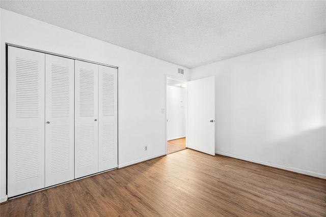 5280 Las Verdes Cir 202, Delray Beach, FL 33484