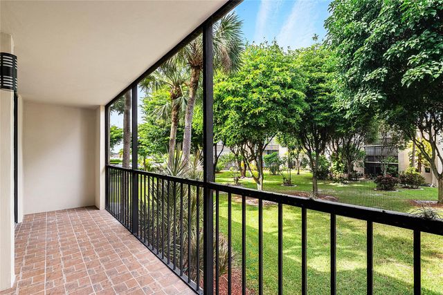5280 Las Verdes Cir 202, Delray Beach, FL 33484