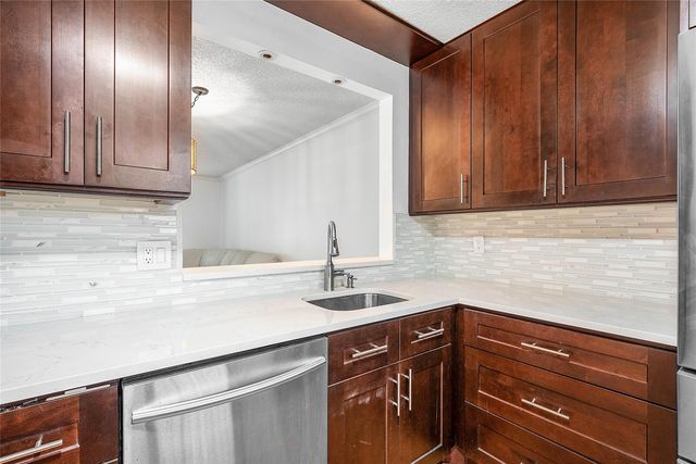 5280 Las Verdes Cir 202, Delray Beach, FL 33484