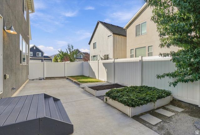 611 S LOCUST DR, Saratoga Springs, UT 84045