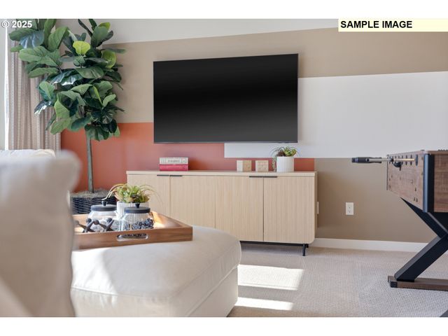 767 Magnolia Ave, Woodburn, OR 97071