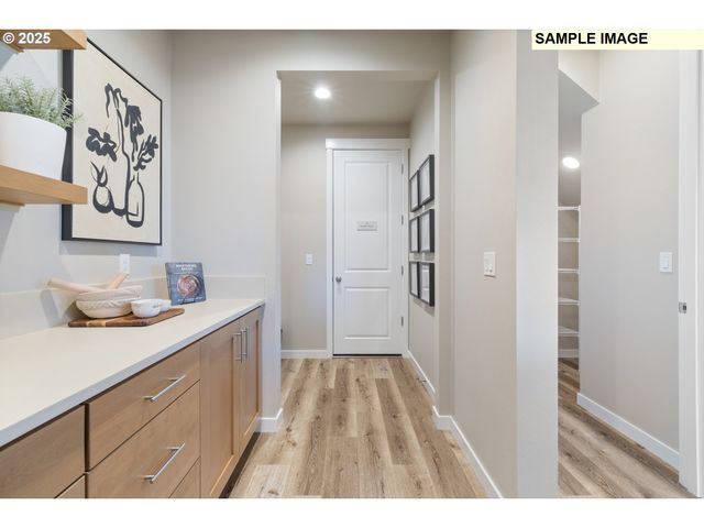 767 Magnolia Ave, Woodburn, OR 97071