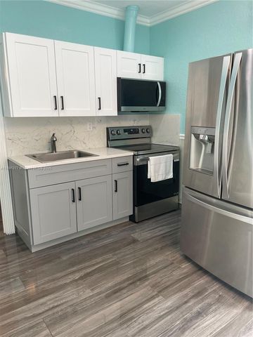 240 NE 27th St 1, Pompano Beach, FL 33064