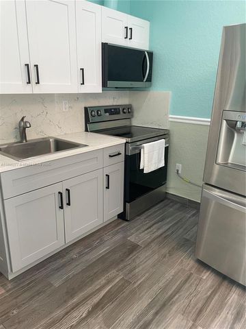 240 NE 27th St 1, Pompano Beach, FL 33064