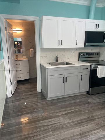 240 NE 27th St 1, Pompano Beach, FL 33064